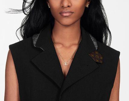 すぐ届く Louis Vuitton ロゴゴールドチェーンネックレス 花柄